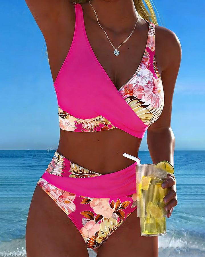 Bikini with contrasting floral print and cutout
