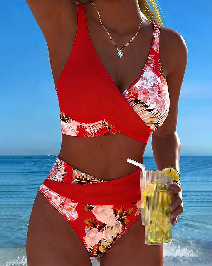 Bikini with contrasting floral print and cutout