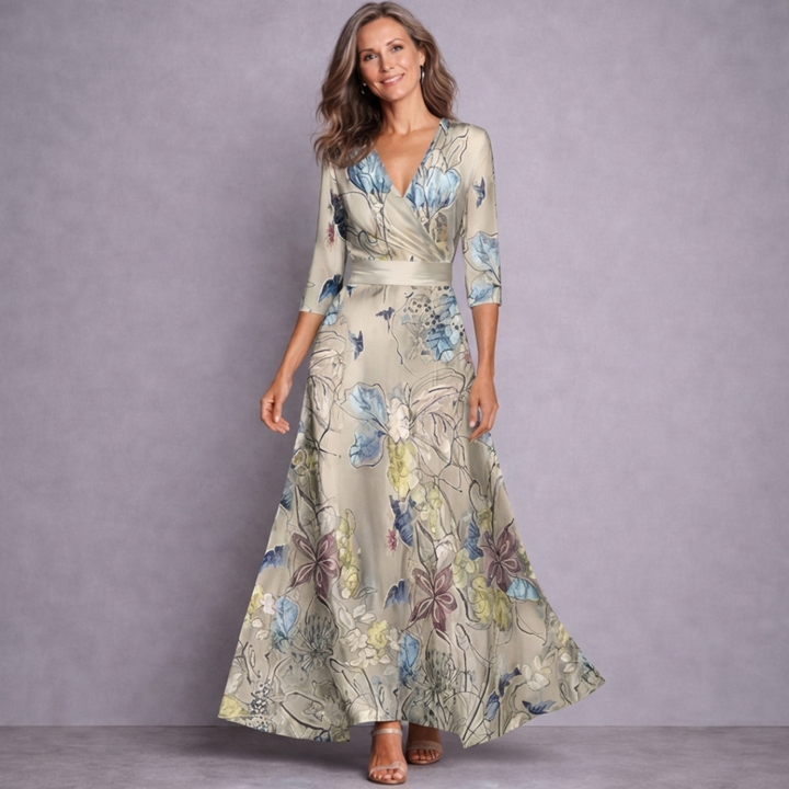 Evelyn| Flattering Flowing Maxi Dress