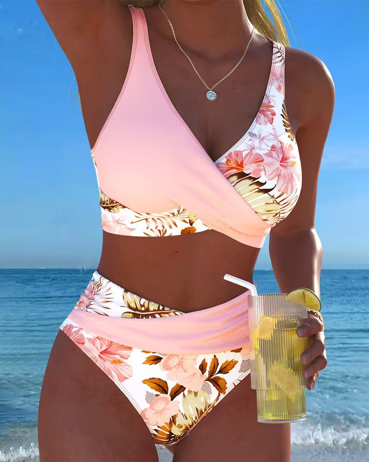 Bikini with contrasting floral print and cutout