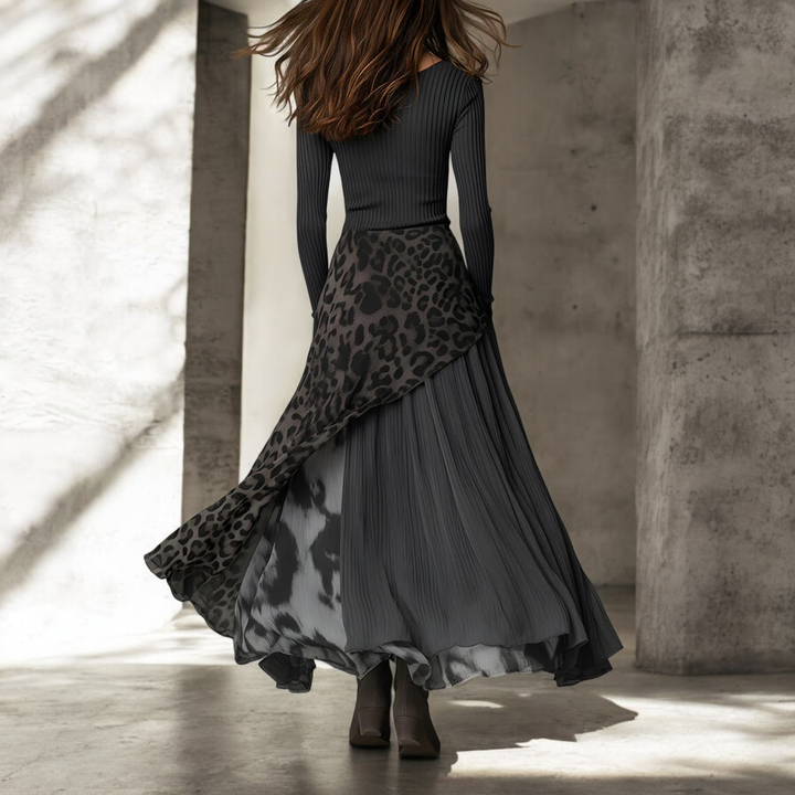 Fiona™ | Maxi Dress with Leopard Accent – Bold Elegance & Flowing Femininity