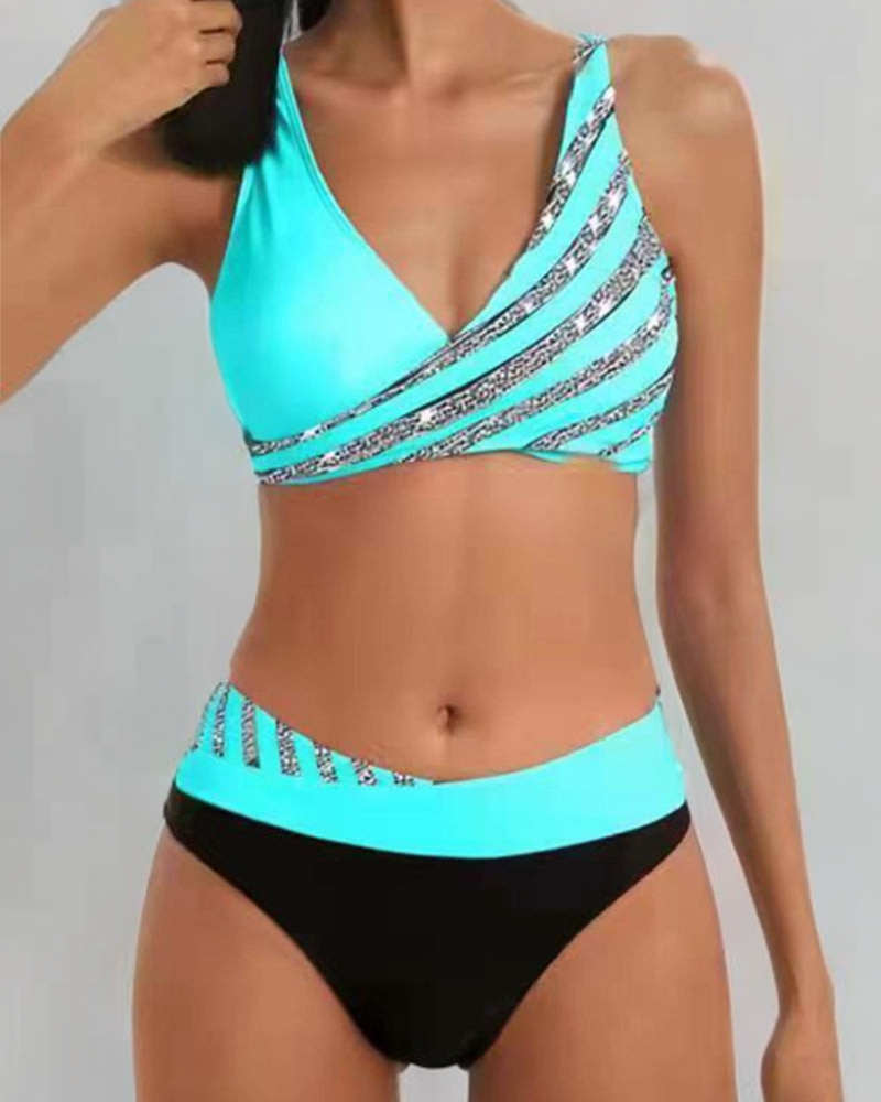Mona – Bikini printed in warm tones