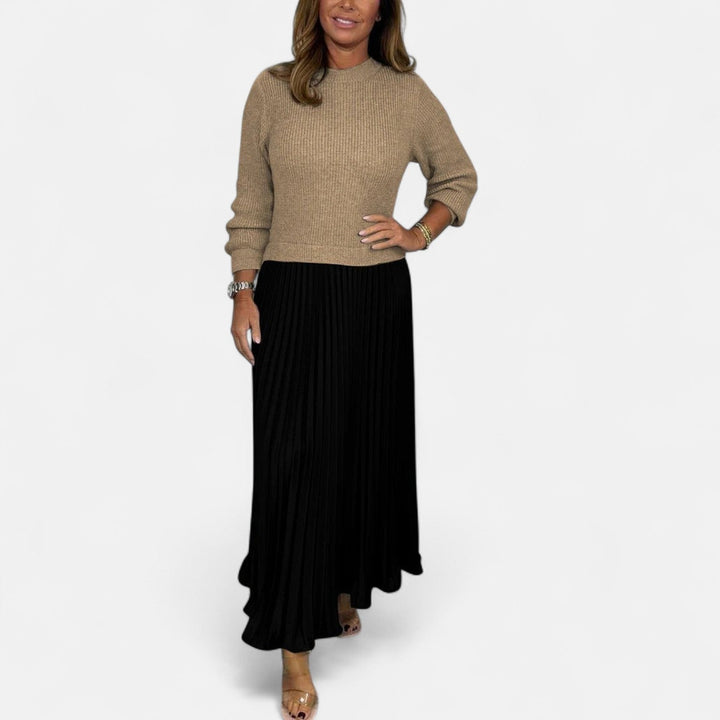 Claudia | Maxi dress with sweater and pleated skirt