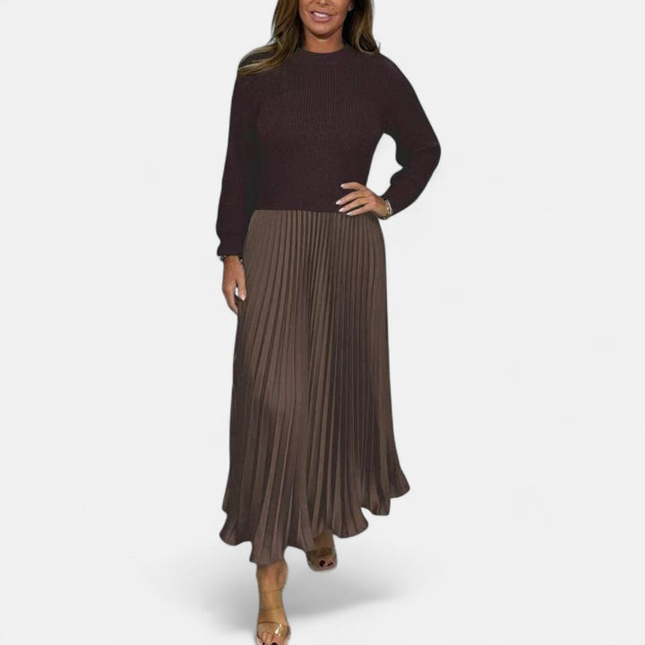Claudia | Maxi dress with sweater and pleated skirt