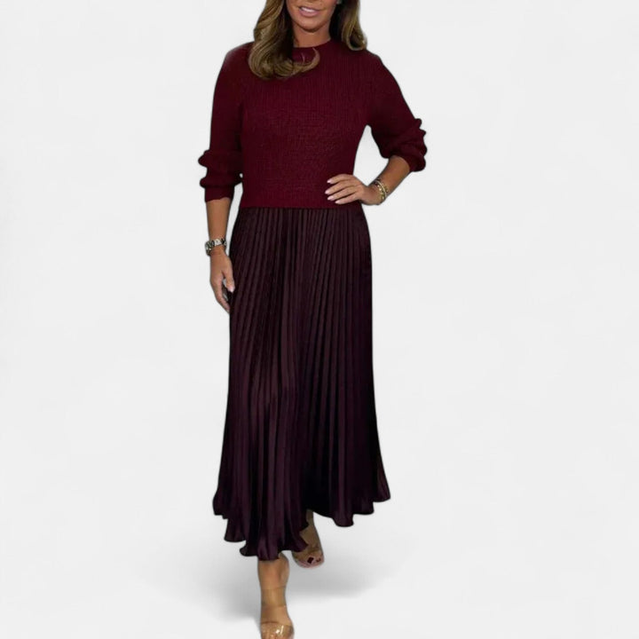 Claudia | Maxi dress with sweater and pleated skirt