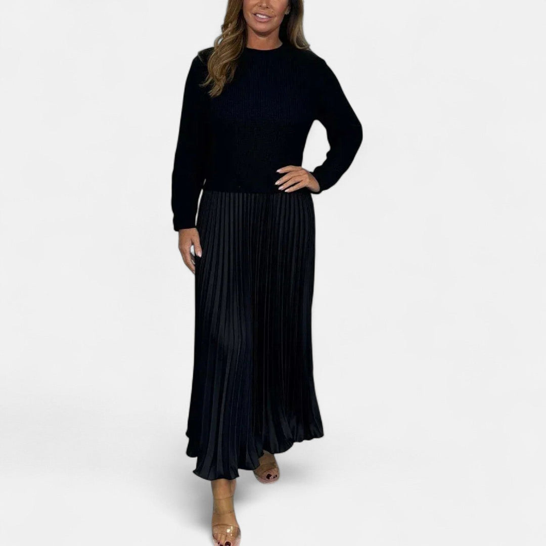 Claudia | Maxi dress with sweater and pleated skirt