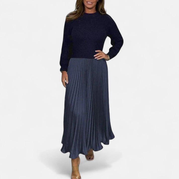 Claudia | Maxi dress with sweater and pleated skirt