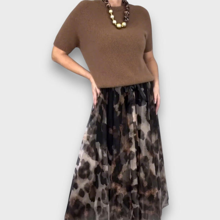 LEORA | SWEATER AND SKIRT SET WITH LEOPARD PRINT